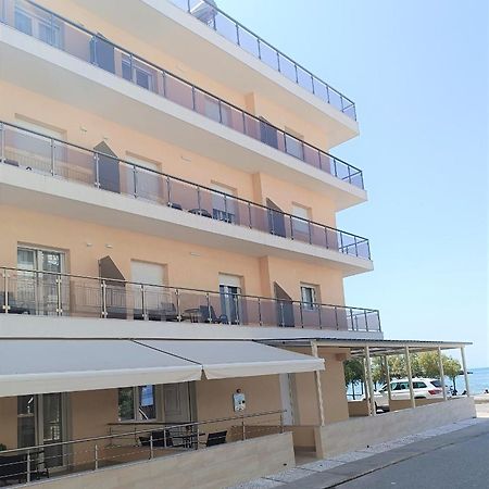 Navarino Luxe Suites With Sea View Peraía 외부 사진