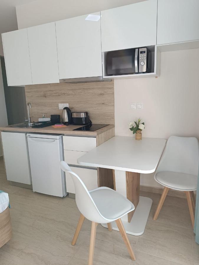 Navarino Luxe Suites With Sea View Peraía 외부 사진