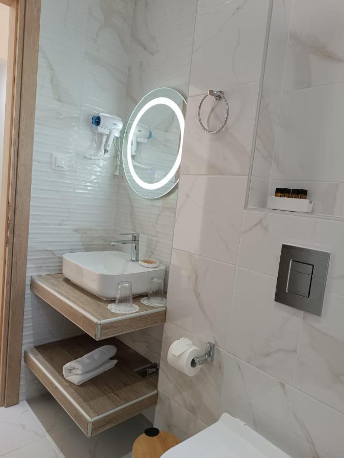 Navarino Luxe Suites With Sea View Peraía 외부 사진