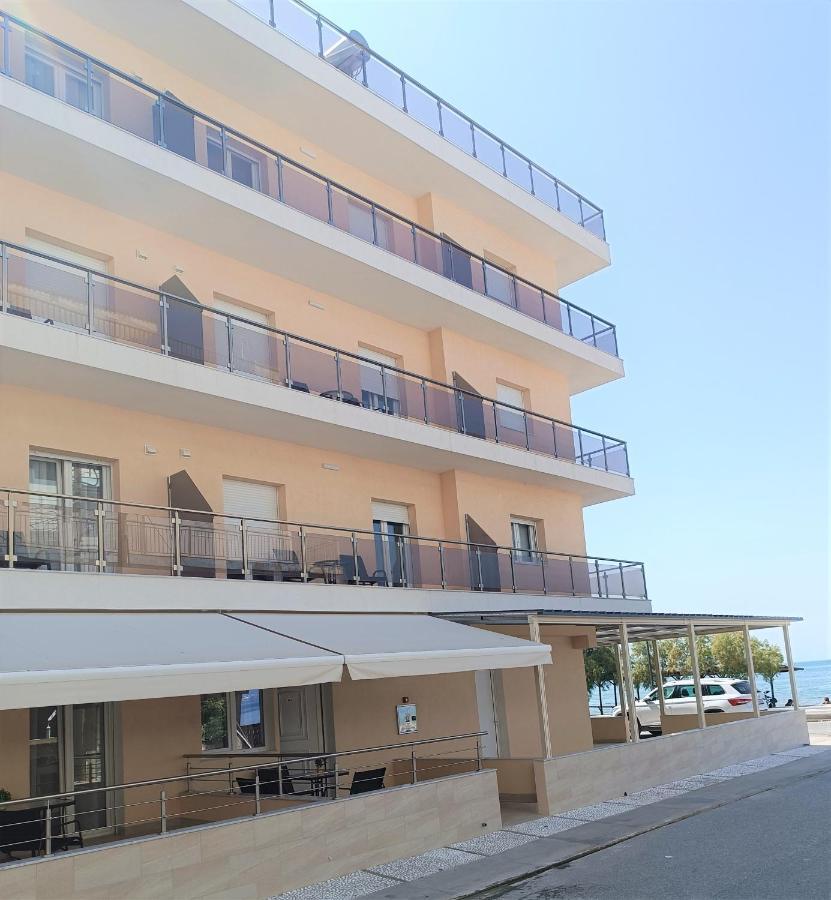 Navarino Luxe Suites With Sea View Peraía 외부 사진